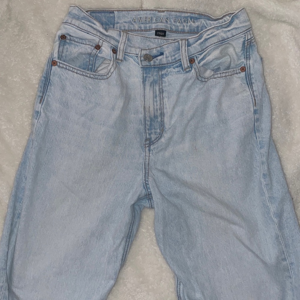 American Eagle cross over waist band baggy straight jean.